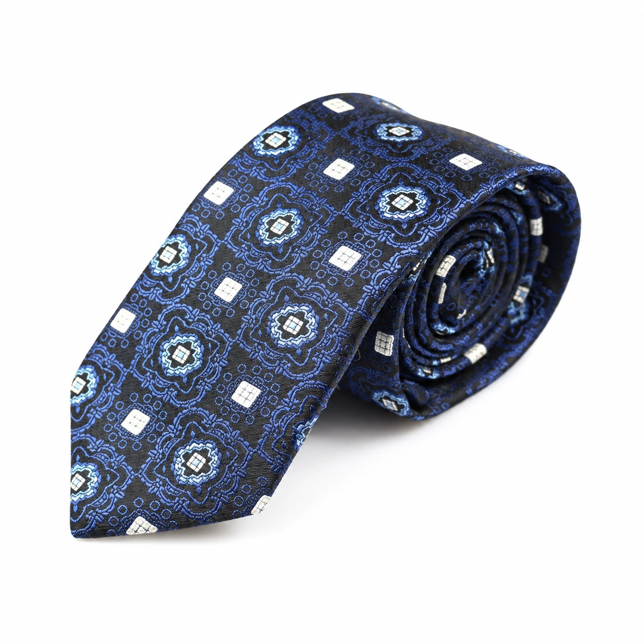 corbata estrecha con medallón geométrico azul marino y blanco